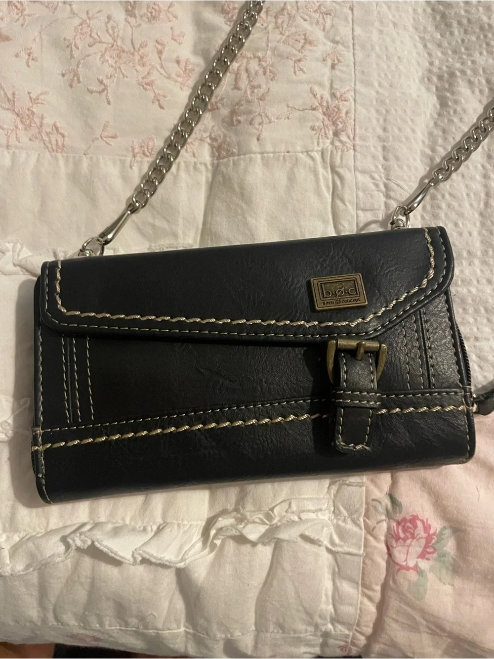 Born Concepts wallet on a chain